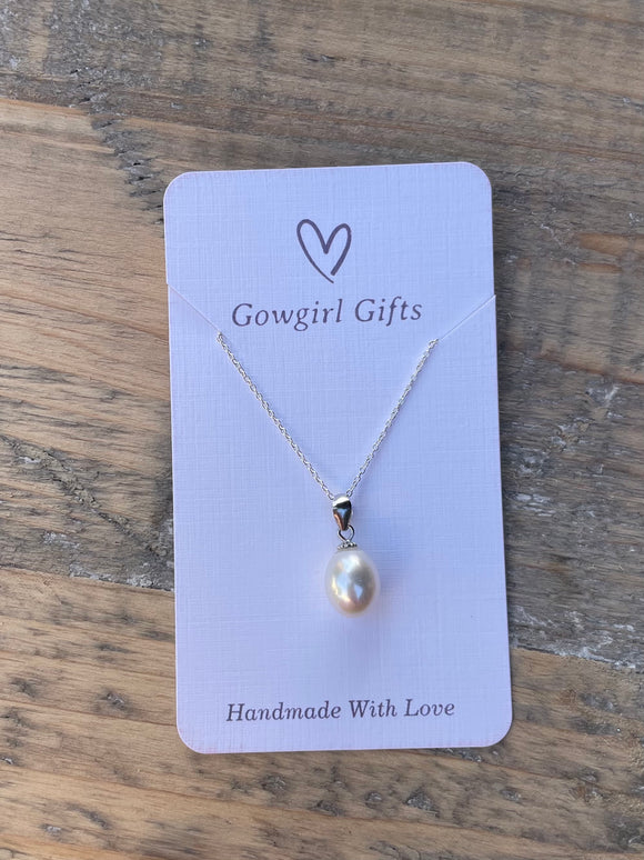 Love hot sale pearl necklace